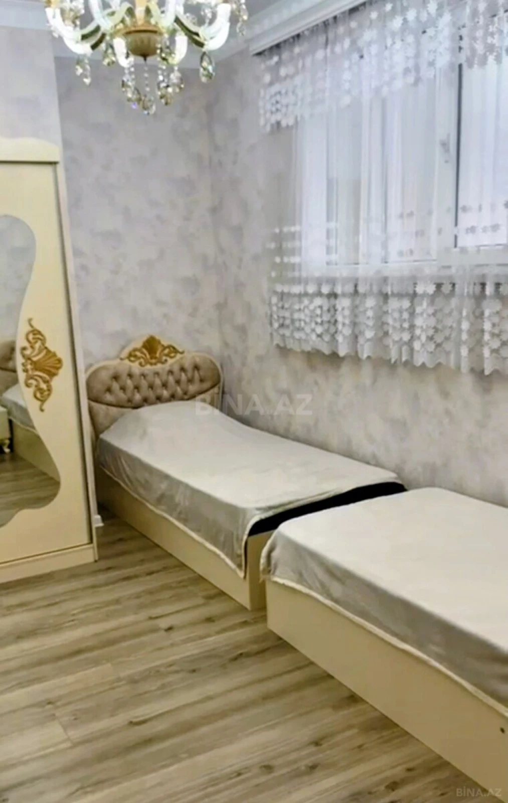 Satılır 4 otaqlı mənzil 147 m²
