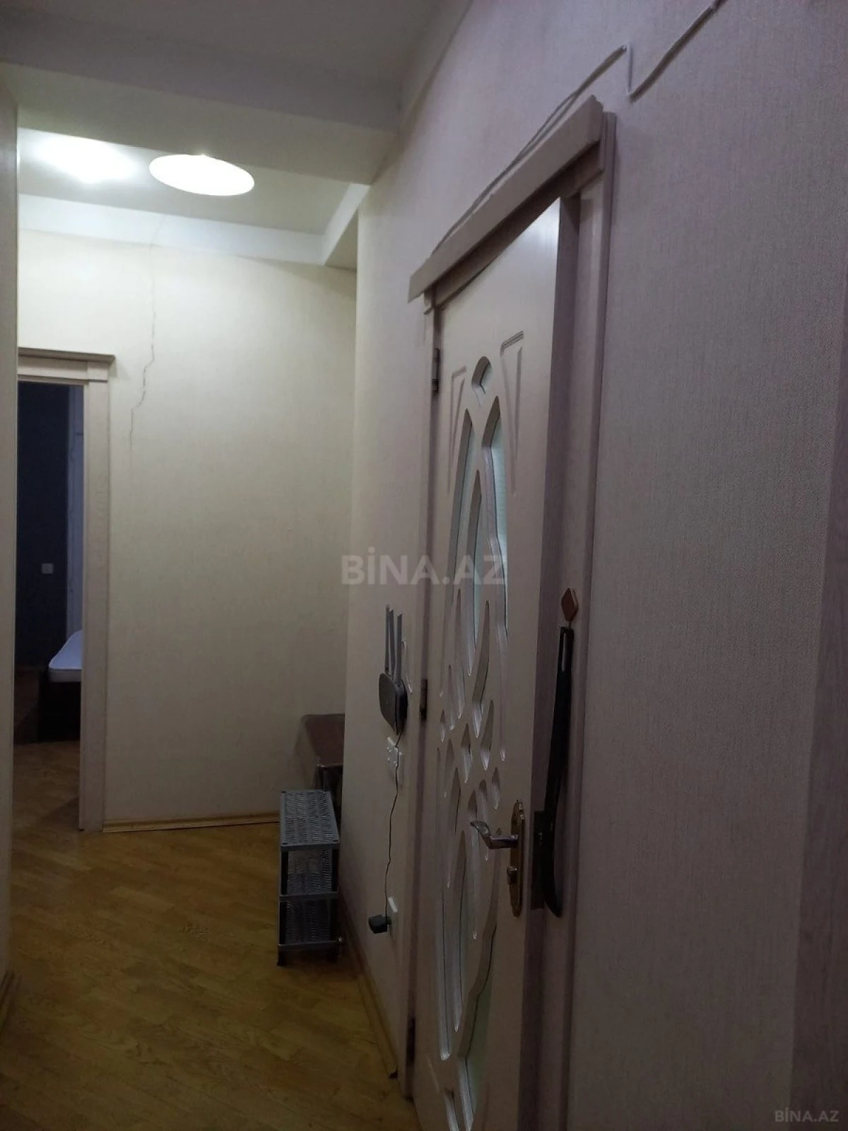 Kirayə verilir 2 otaqlı mənzil 90 m²