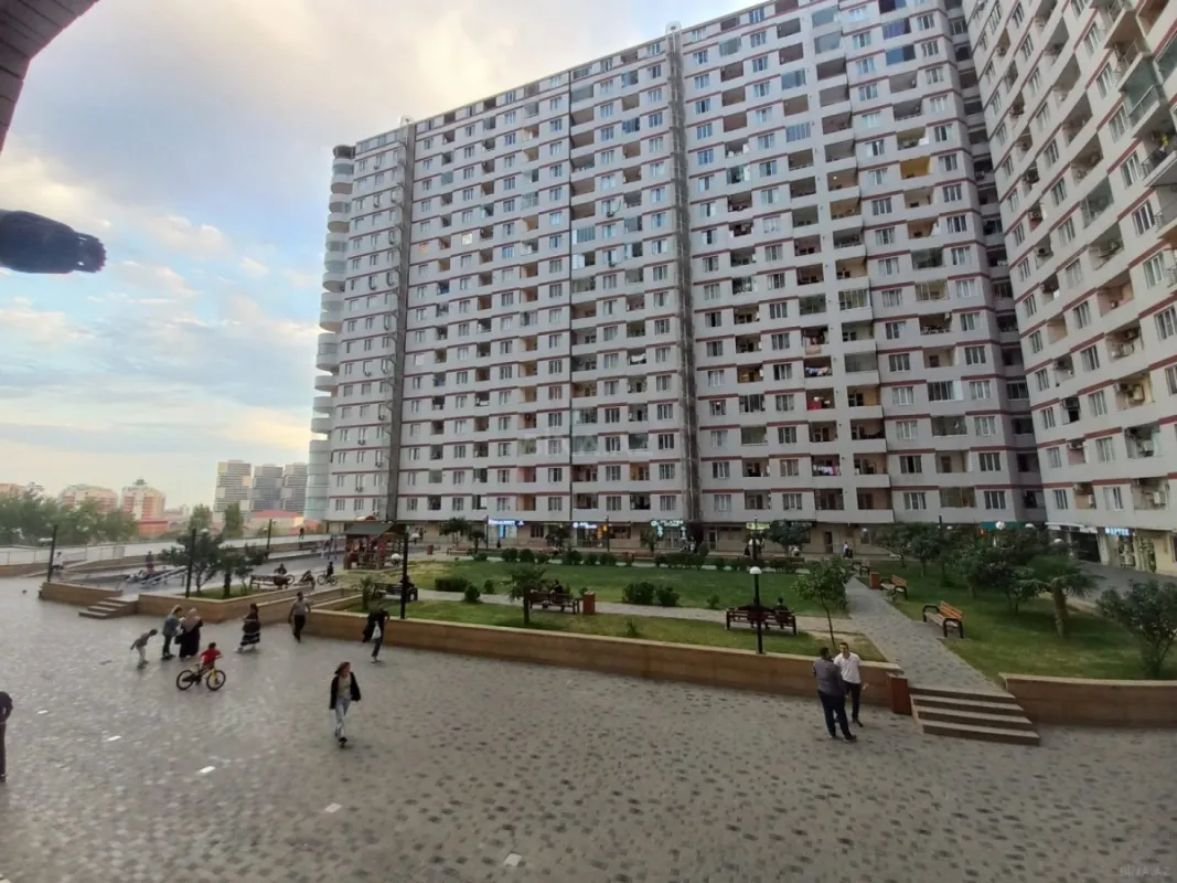 Kirayə verilir 2 otaqlı mənzil 90 m²