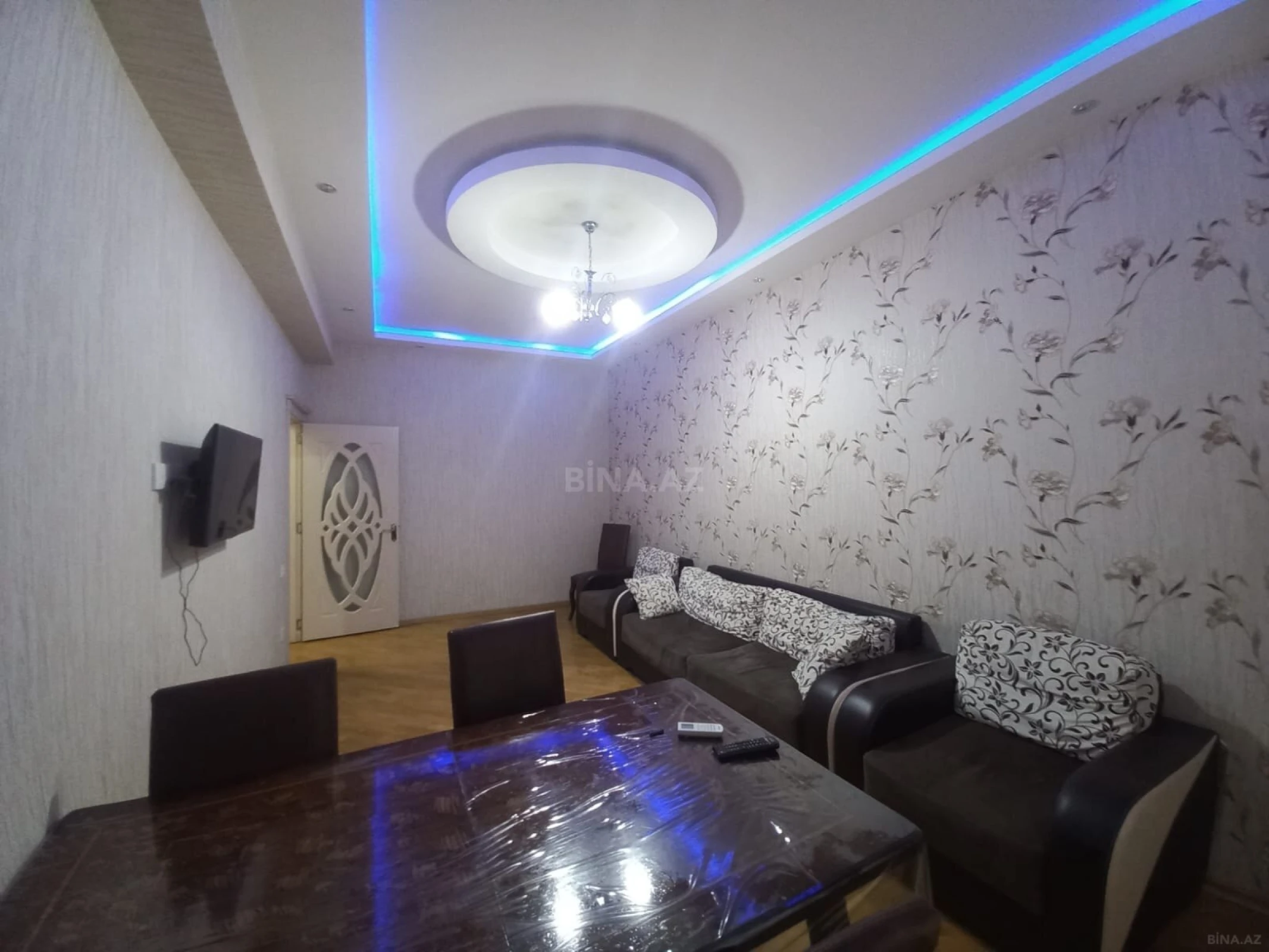 Kirayə verilir 2 otaqlı mənzil 90 m²