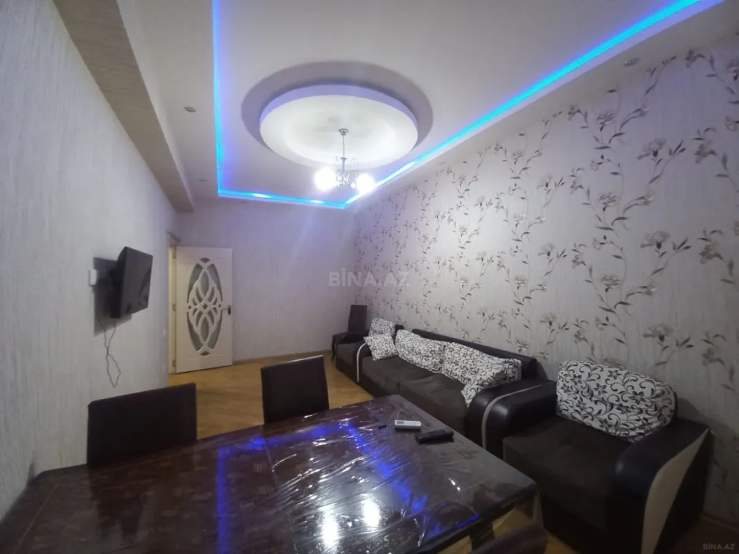 Kirayə verilir 2 otaqlı mənzil 90 m²