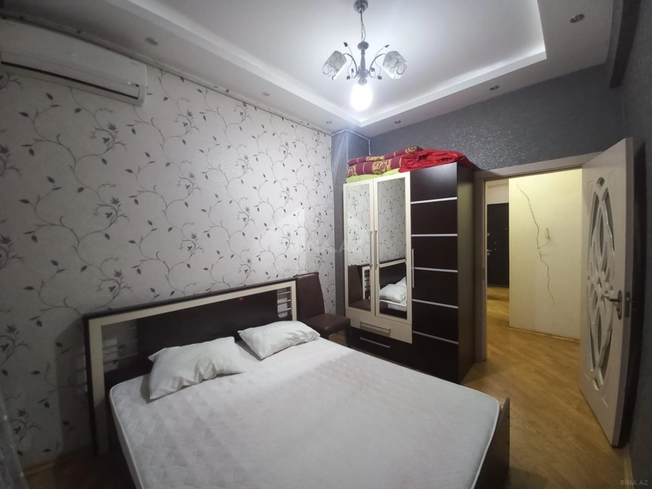 Kirayə verilir 2 otaqlı mənzil 90 m²