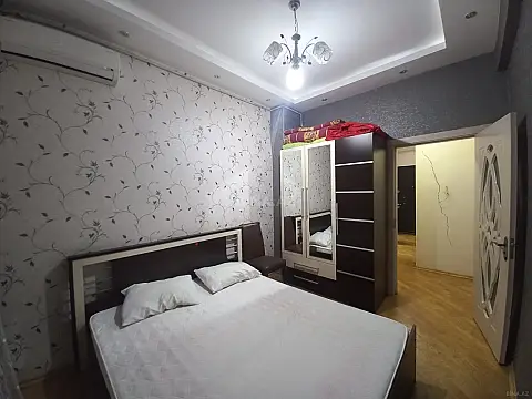 Kirayə verilir 2 otaqlı mənzil 90 m²