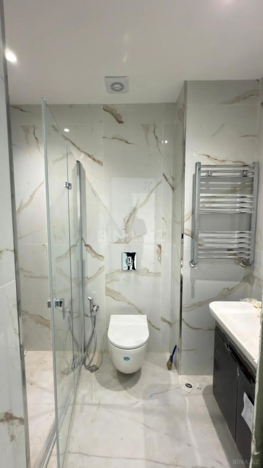 Satılır 2 otaqlı mənzil 42.4 m²