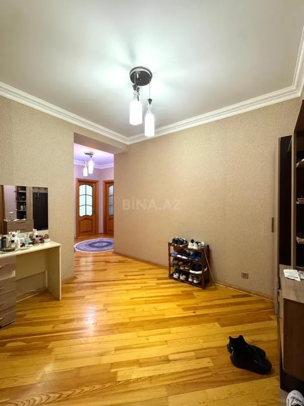 Satılır 3 otaqlı mənzil 120 m²