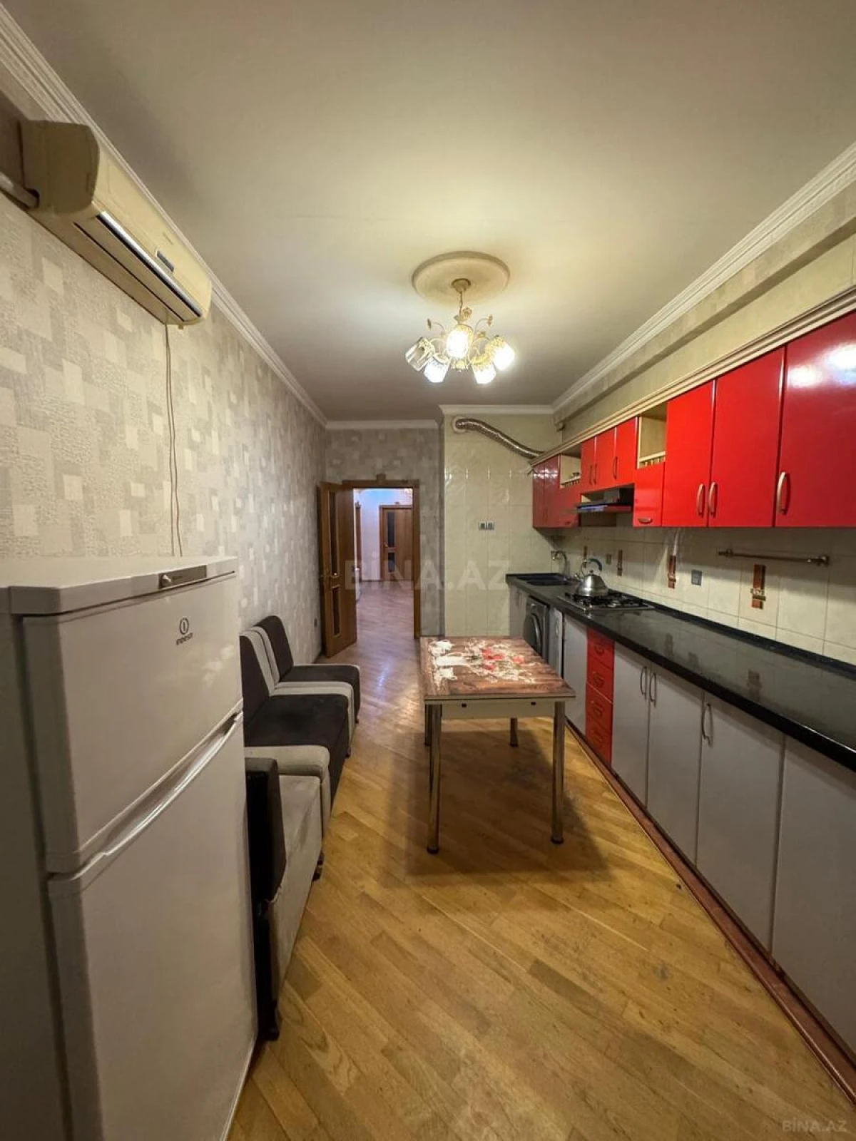 Satılır 3 otaqlı mənzil 125 m²