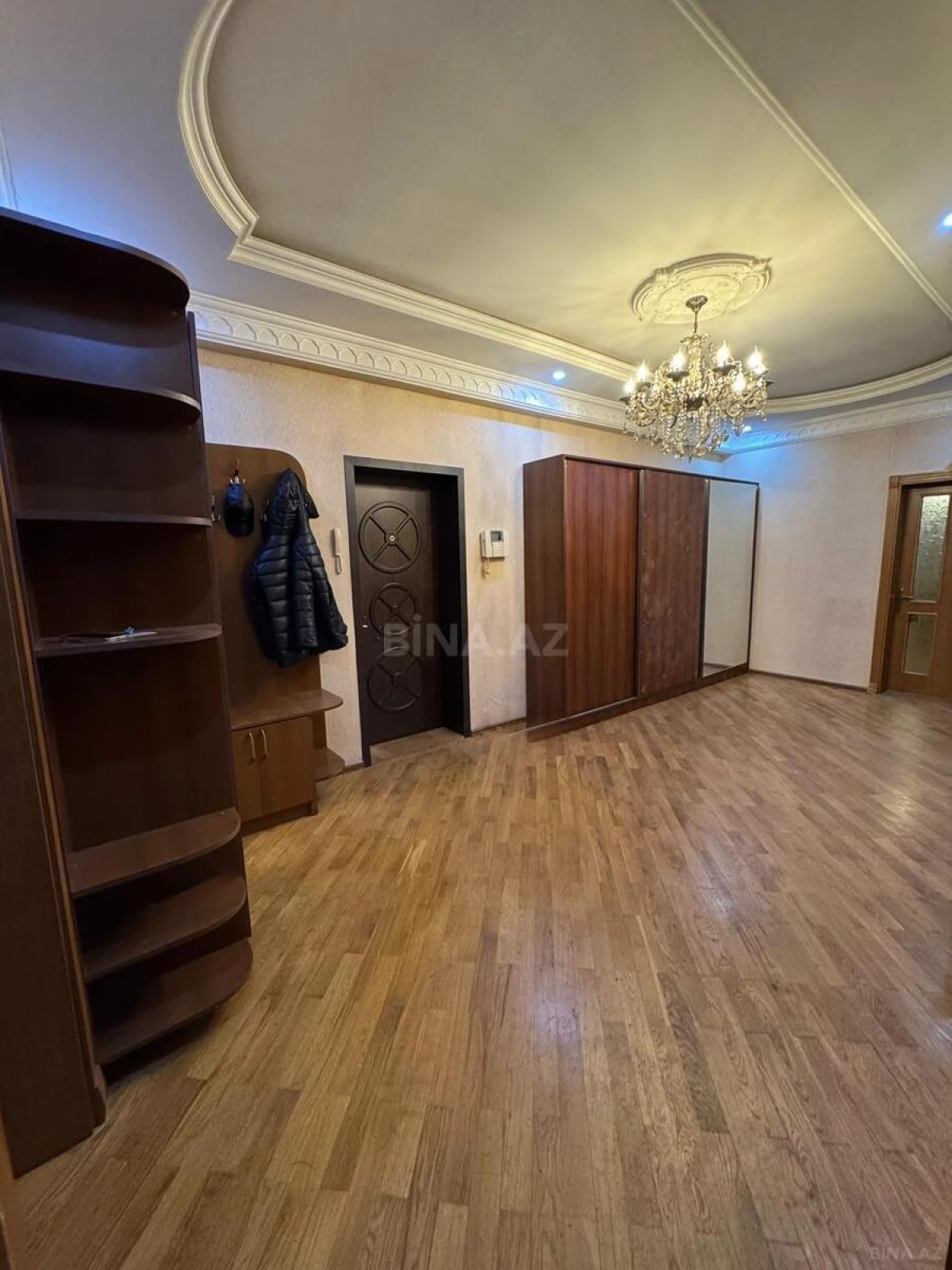 Satılır 3 otaqlı mənzil 125 m²