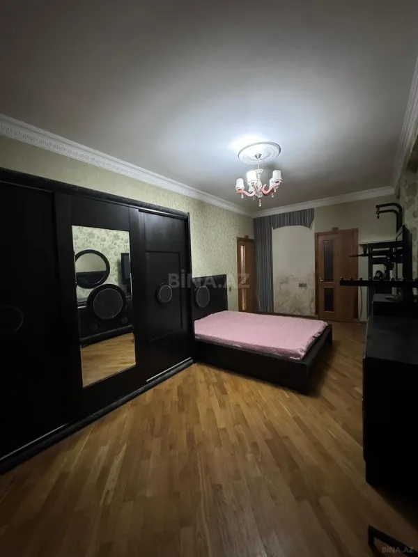 Satılır 3 otaqlı mənzil 125 m²