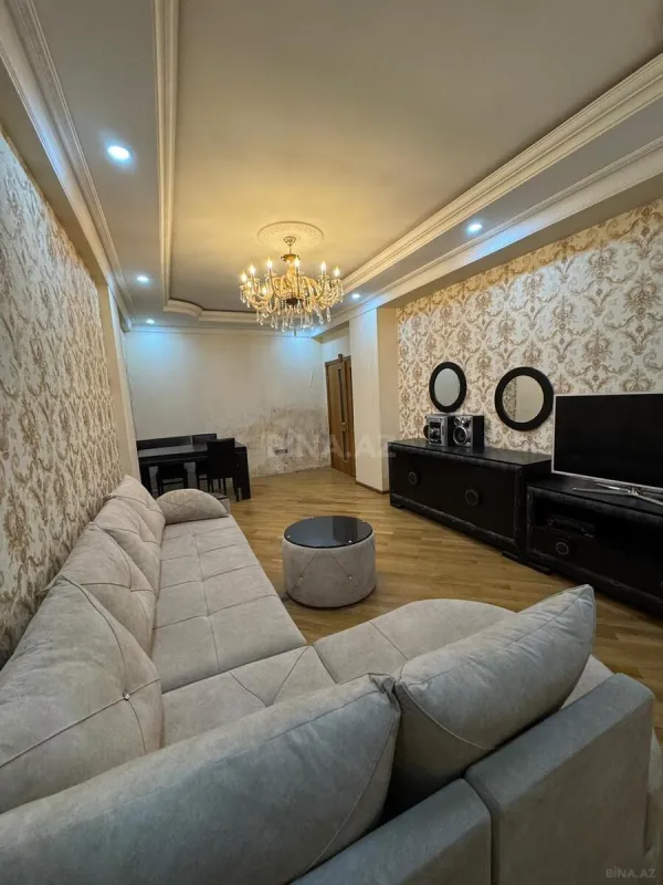 Satılır 3 otaqlı mənzil 125 m²