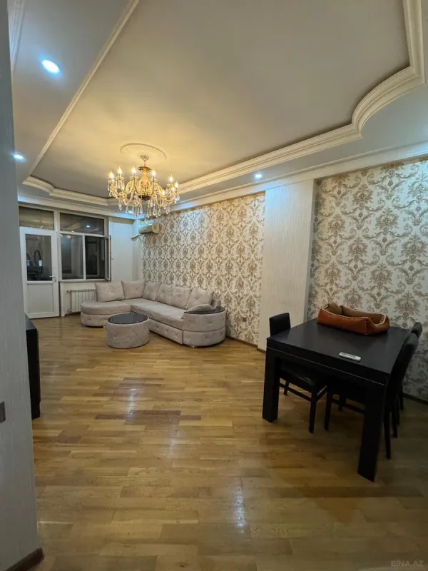 Satılır 3 otaqlı mənzil 125 m²
