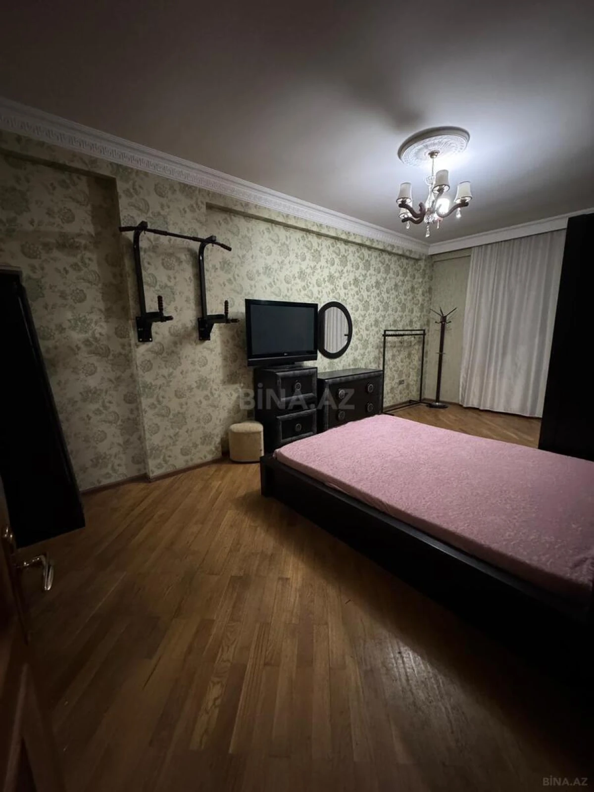 Satılır 3 otaqlı mənzil 125 m²