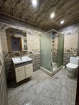 Satılır 3 otaqlı mənzil 125 m²