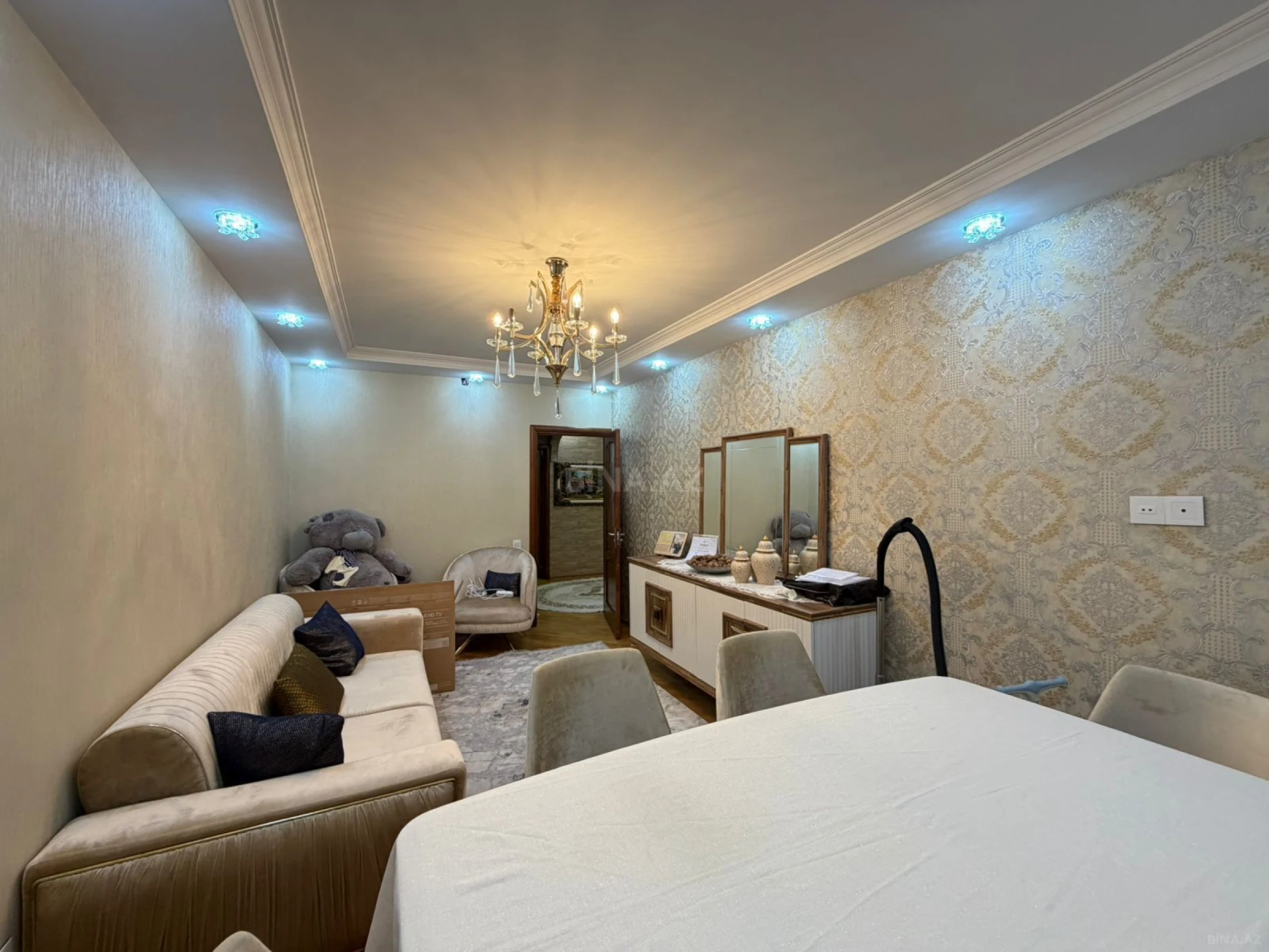 Satılır 4 otaqlı mənzil 90 m²