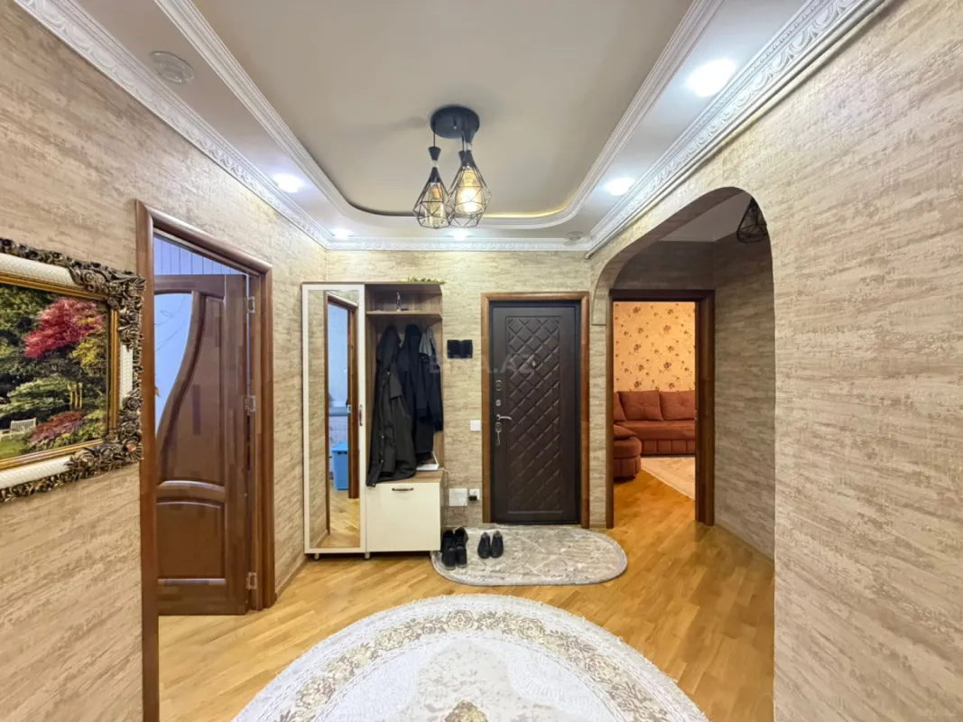 Satılır 4 otaqlı mənzil 90 m²