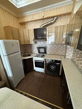 Kirayə verilir 2 otaqlı mənzil 60 m²