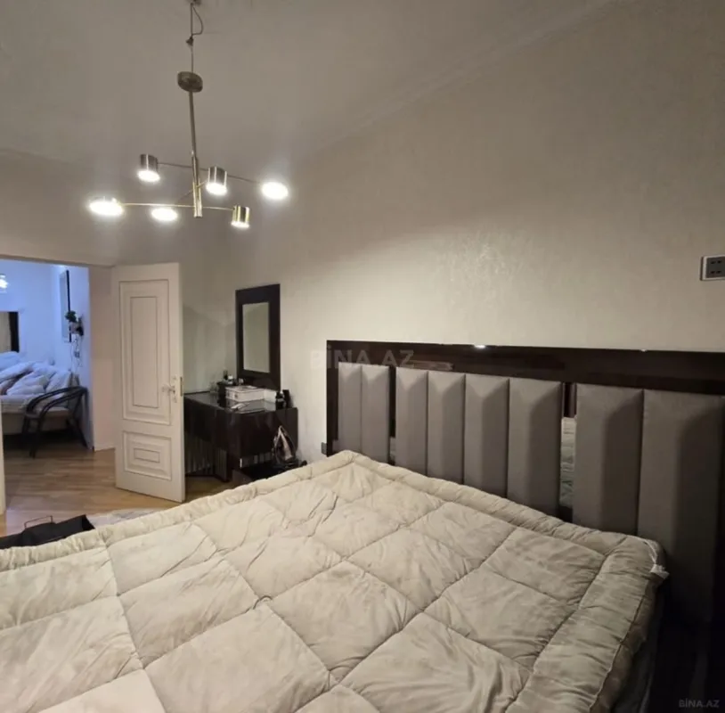 Satılır 2 otaqlı mənzil 89 m²