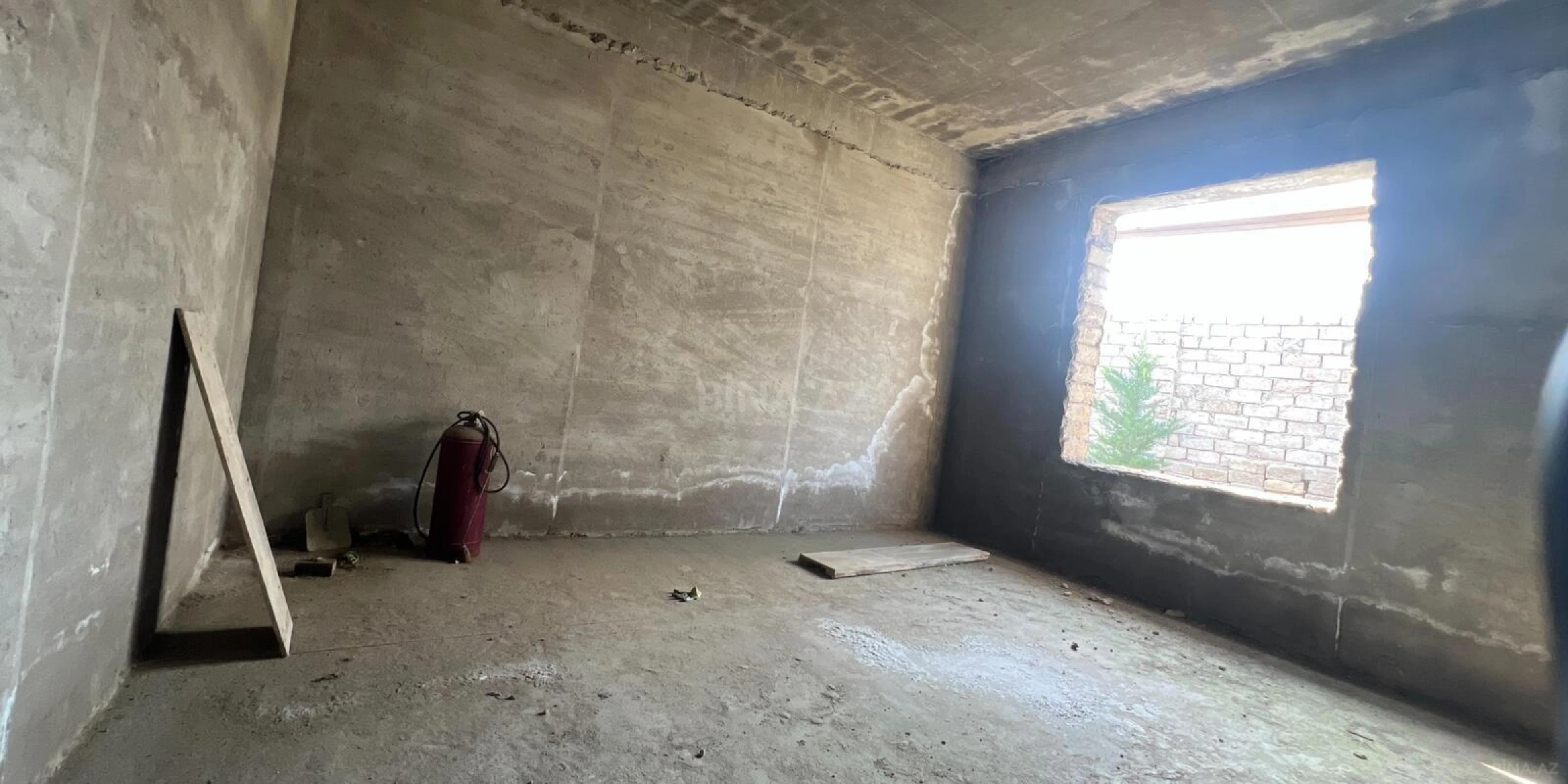 Satılır 5 otaqlı həyət evi 360 m²