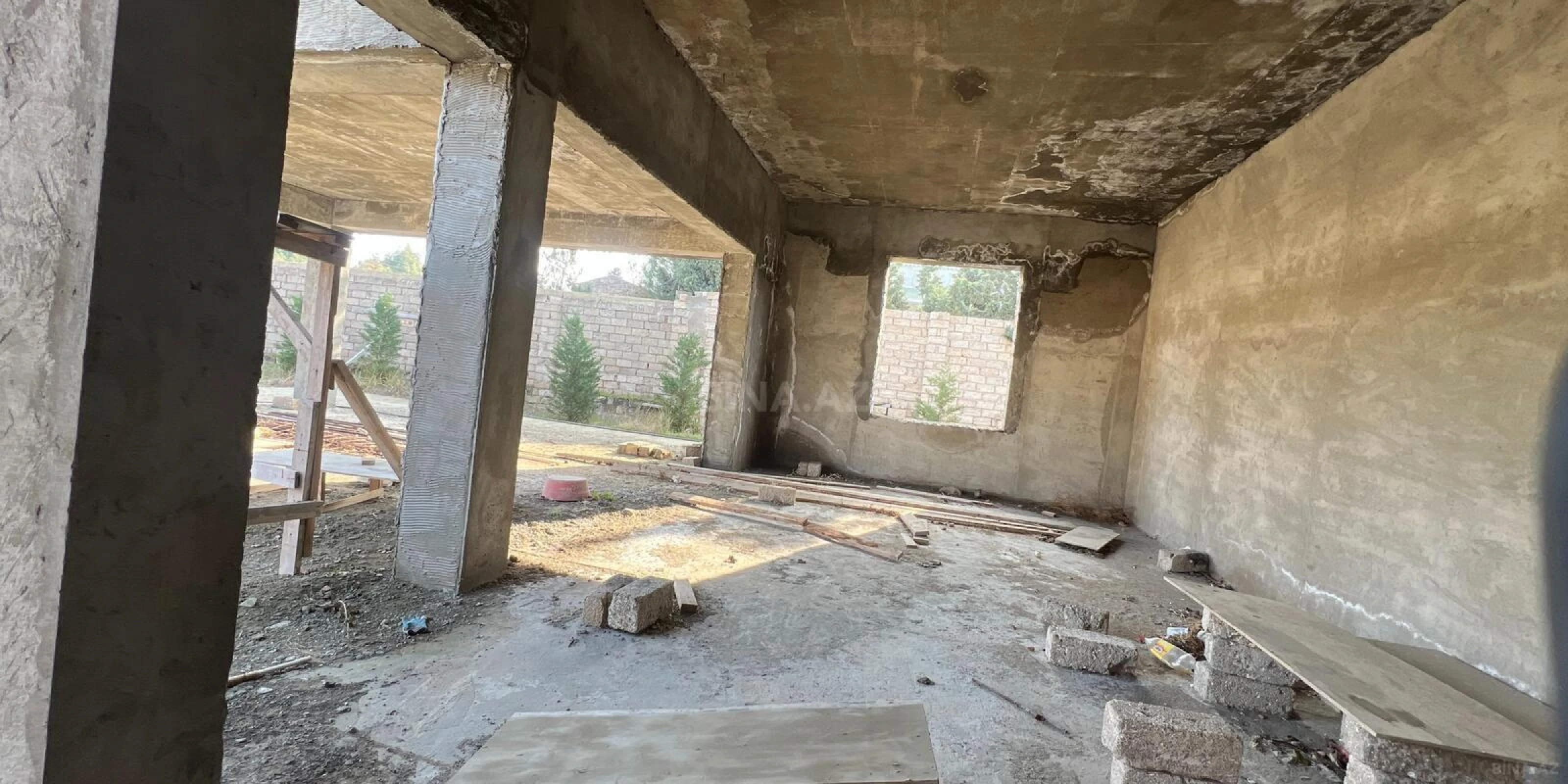 Satılır 5 otaqlı həyət evi 360 m²