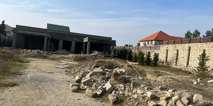 Satılır 5 otaqlı həyət evi 360 m²