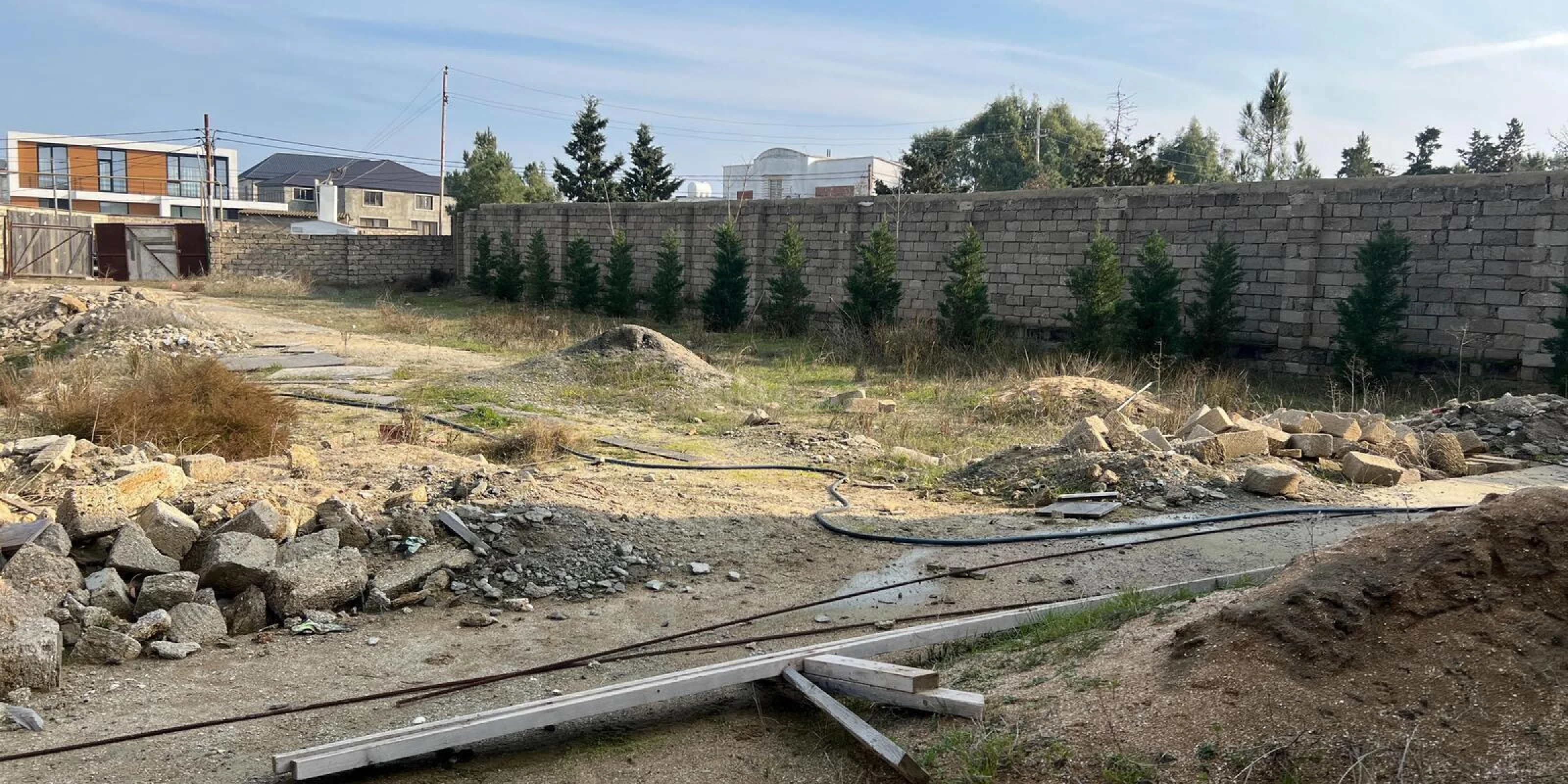 Satılır 5 otaqlı həyət evi 360 m²