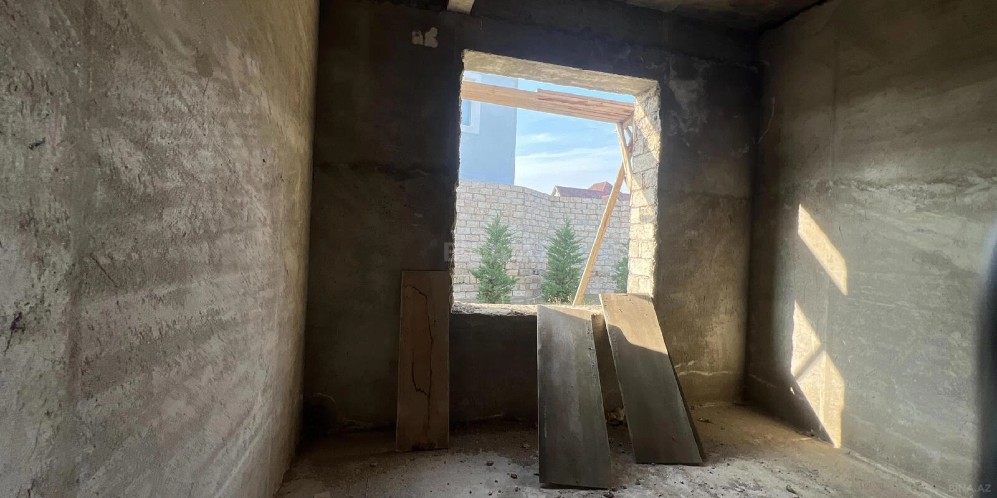 Satılır 5 otaqlı həyət evi 360 m²