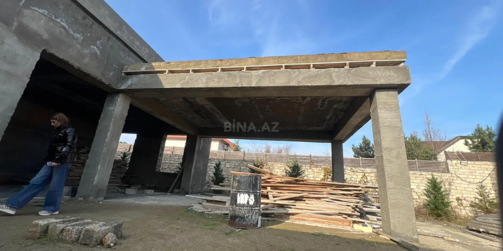 Satılır 5 otaqlı həyət evi 360 m²