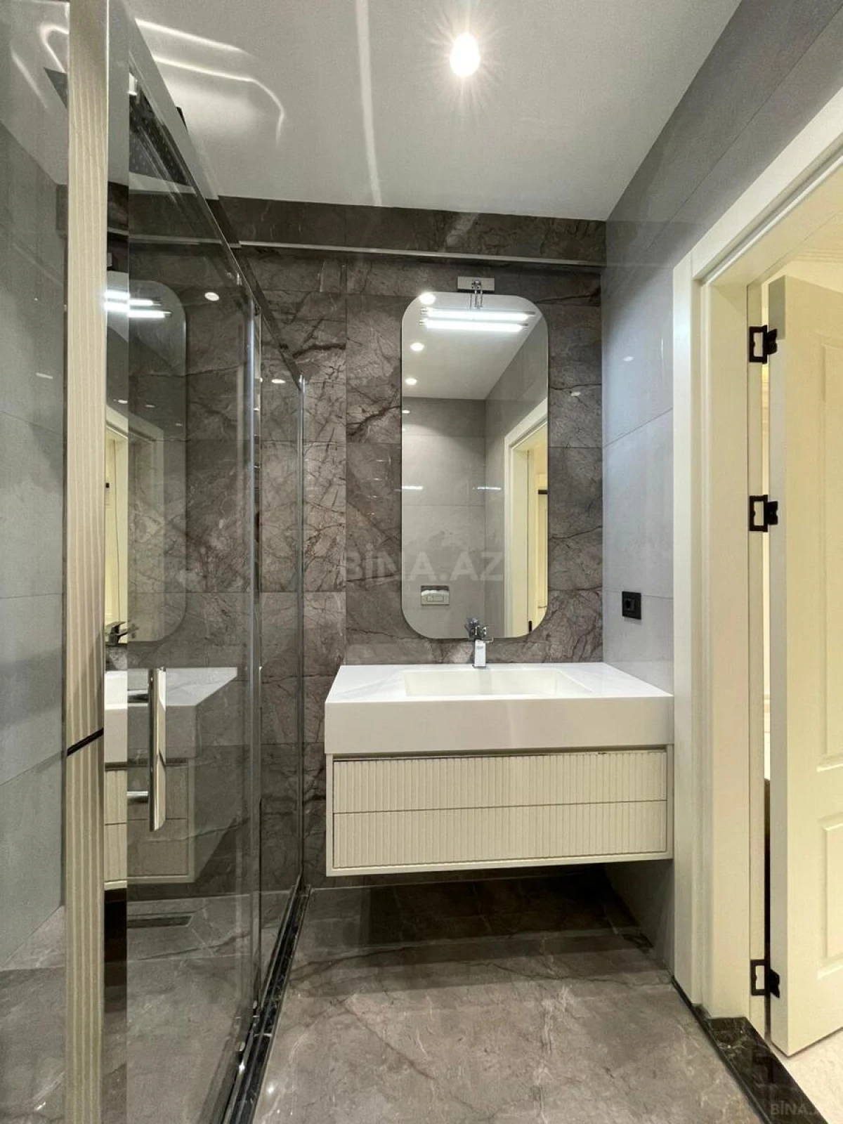 Satılır 3 otaqlı mənzil 92 m²