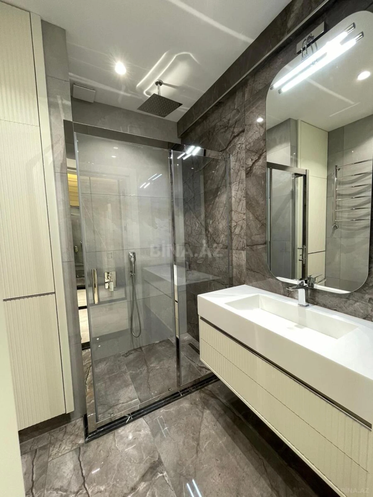 Satılır 3 otaqlı mənzil 92 m²