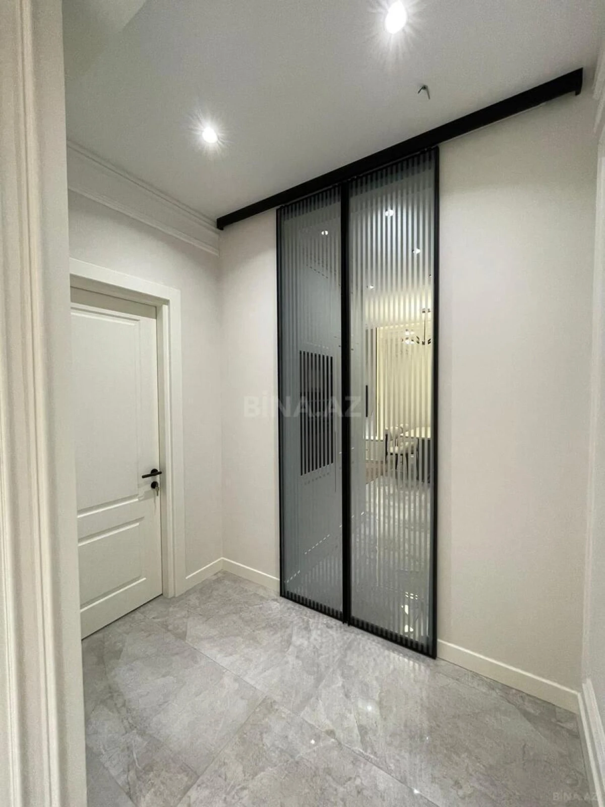 Satılır 3 otaqlı mənzil 92 m²