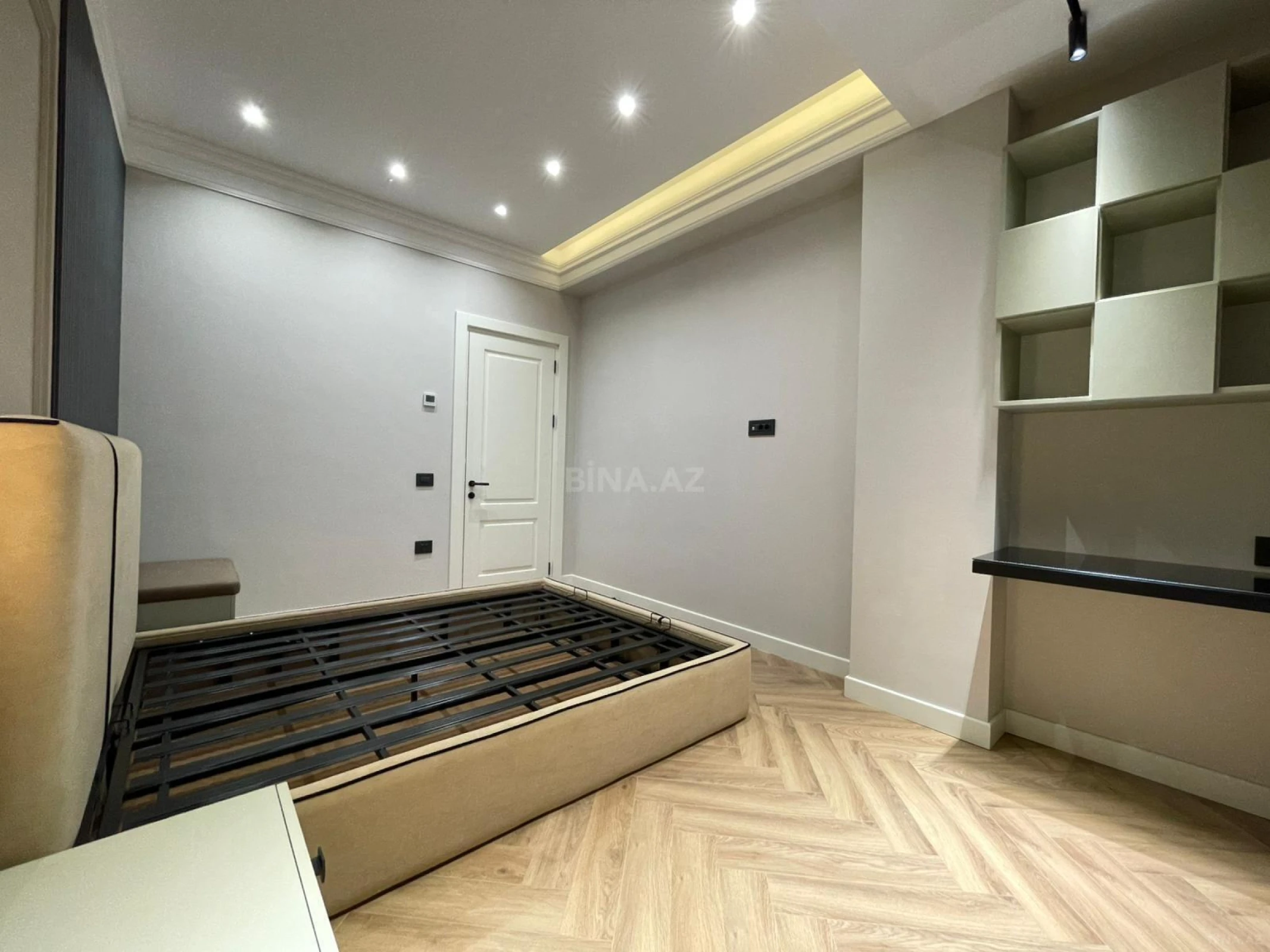Satılır 3 otaqlı mənzil 92 m²