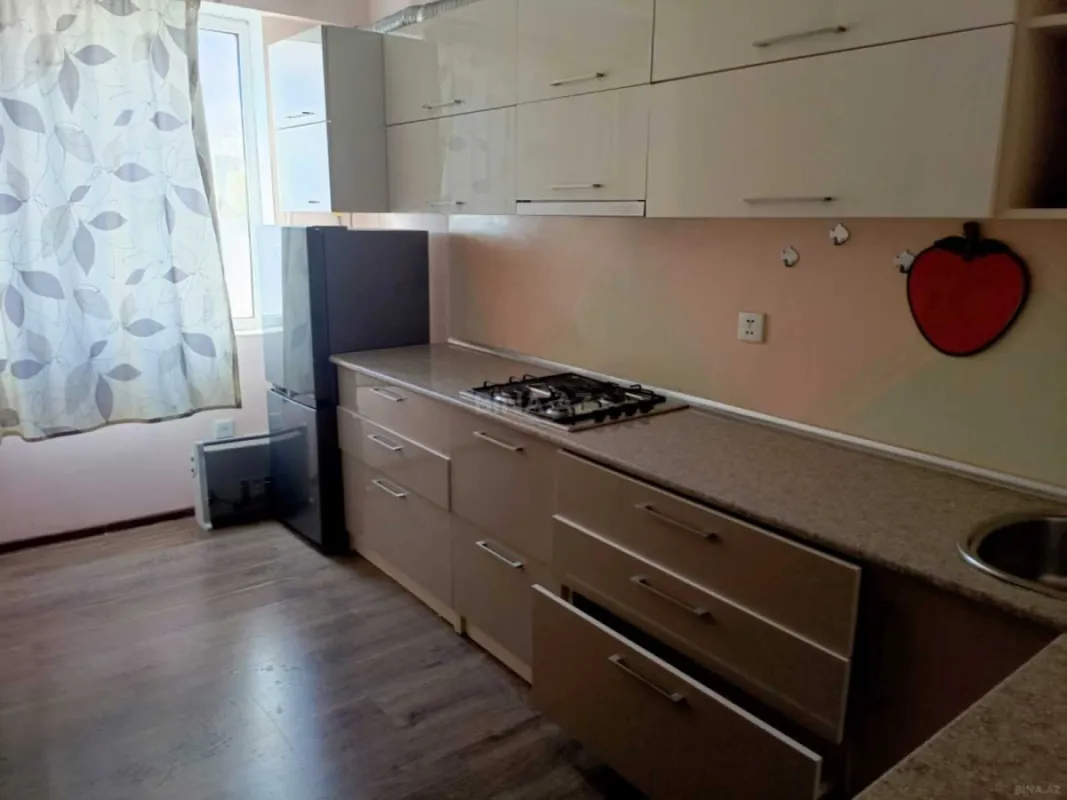 Kirayə verilir 2 otaqlı mənzil 70 m²