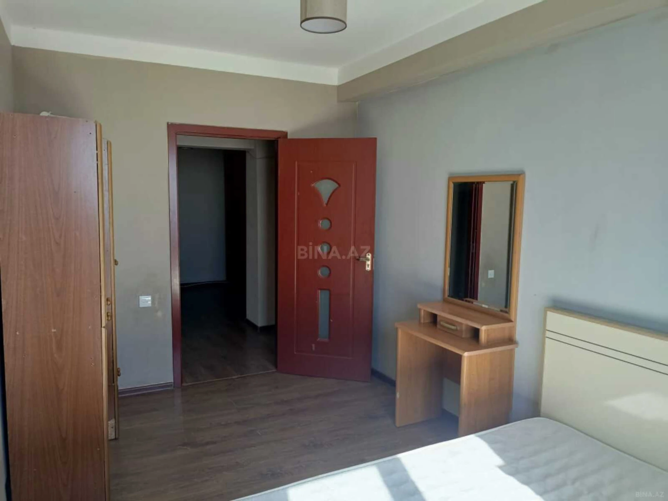 Kirayə verilir 2 otaqlı mənzil 70 m²