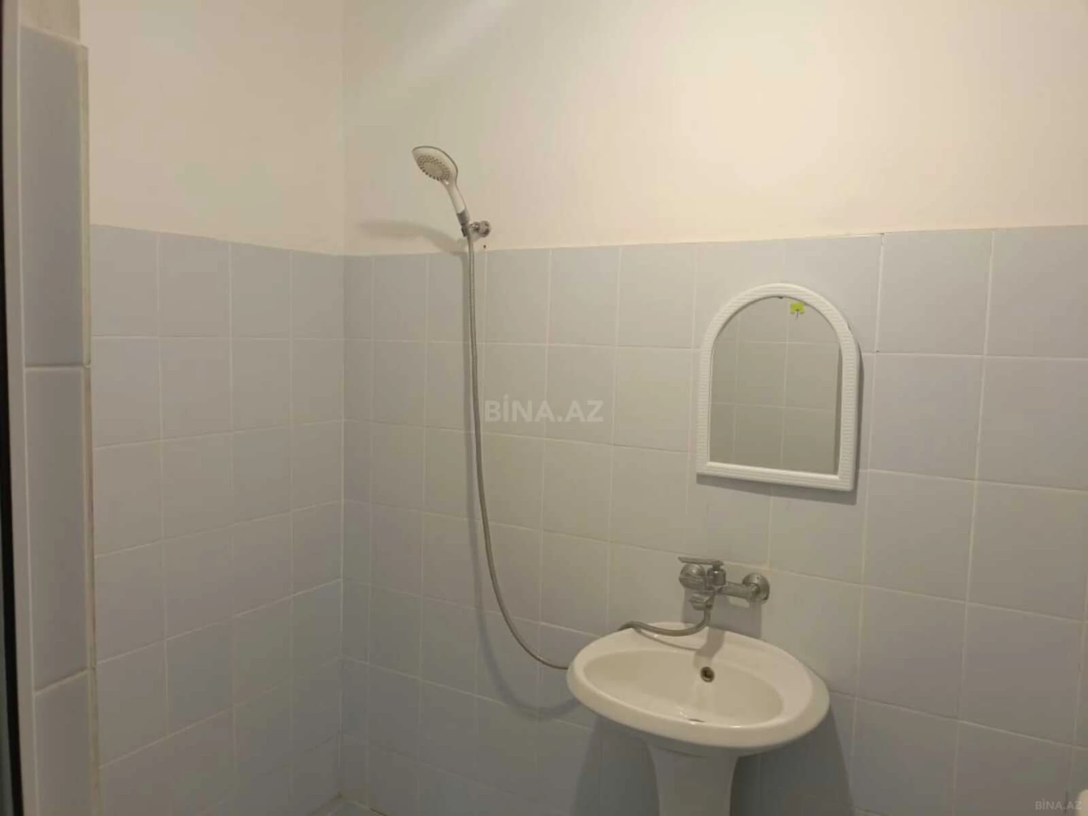 Kirayə verilir 2 otaqlı mənzil 70 m²