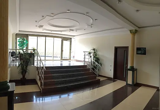 Kirayə verilir 2 otaqlı ofis 80 m²