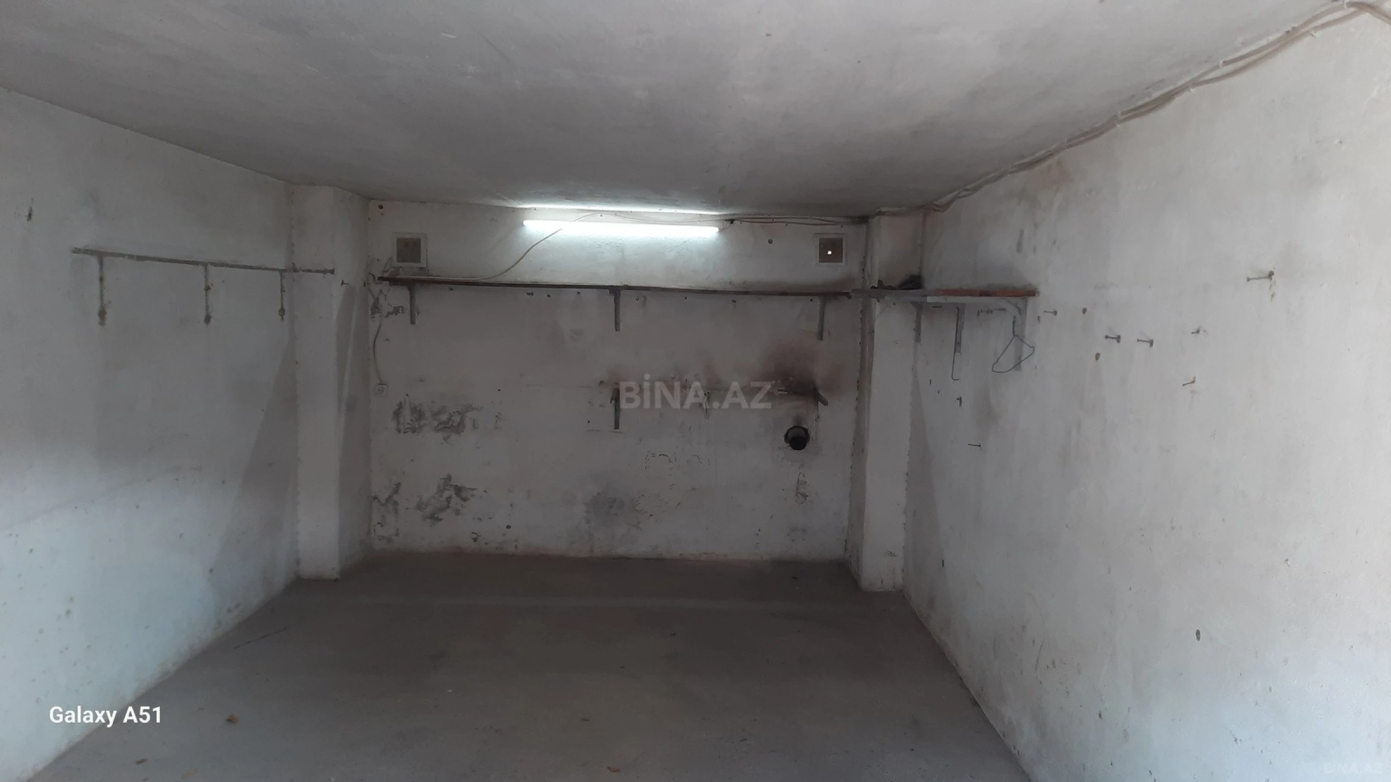 Kirayə verilir qaraj 20 m²