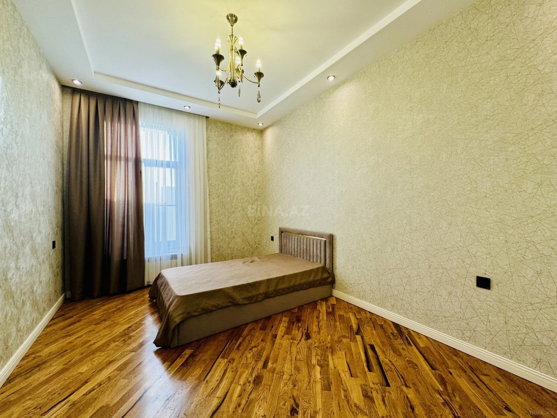 Satılır 5 otaqlı həyət evi 165 m²
