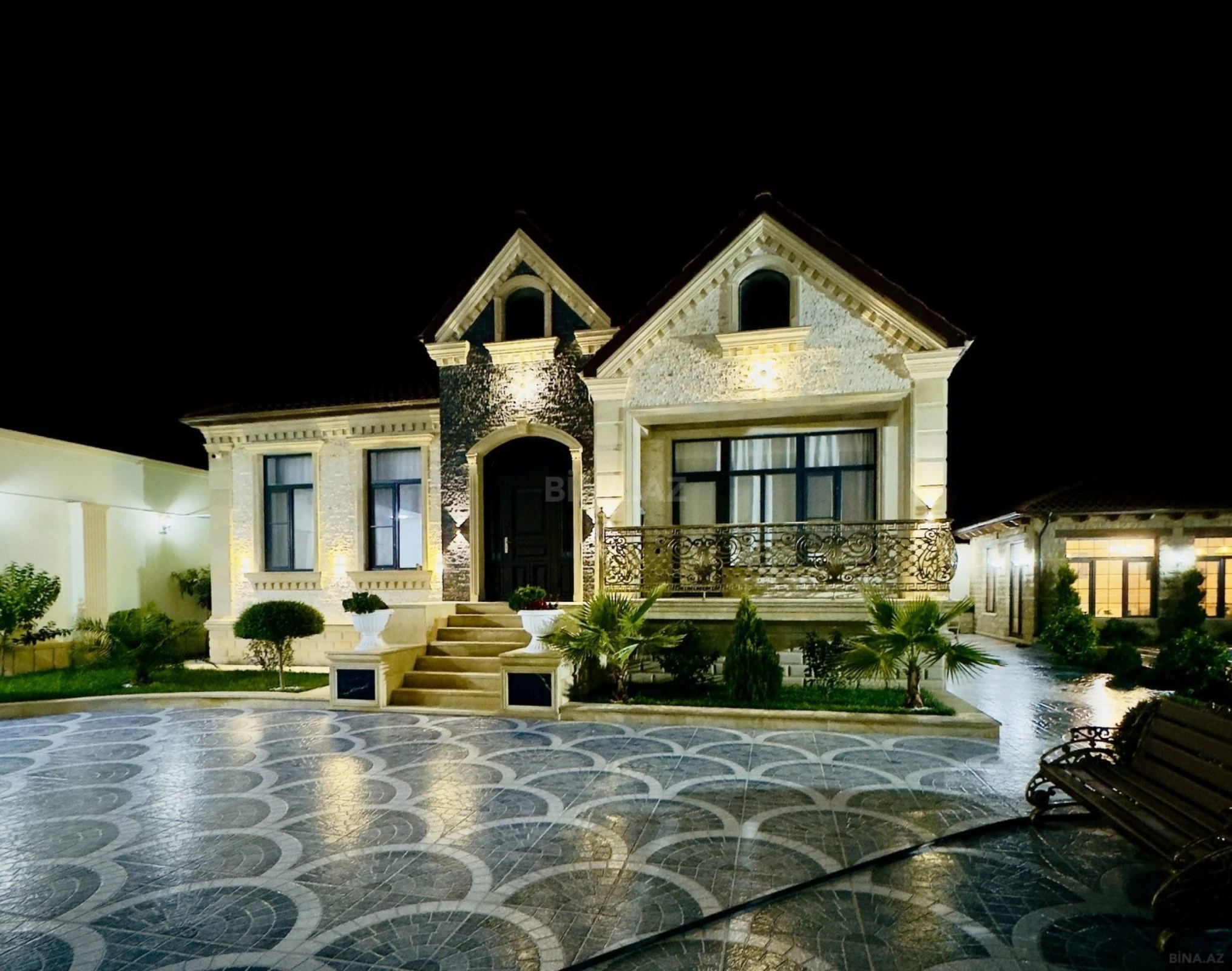 Satılır 5 otaqlı həyət evi 165 m²