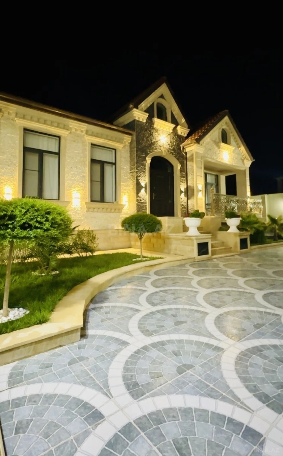 Satılır 5 otaqlı həyət evi 165 m²