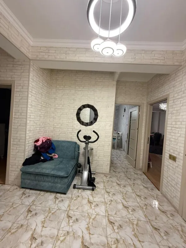 Satılır 2 otaqlı mənzil 82 m²