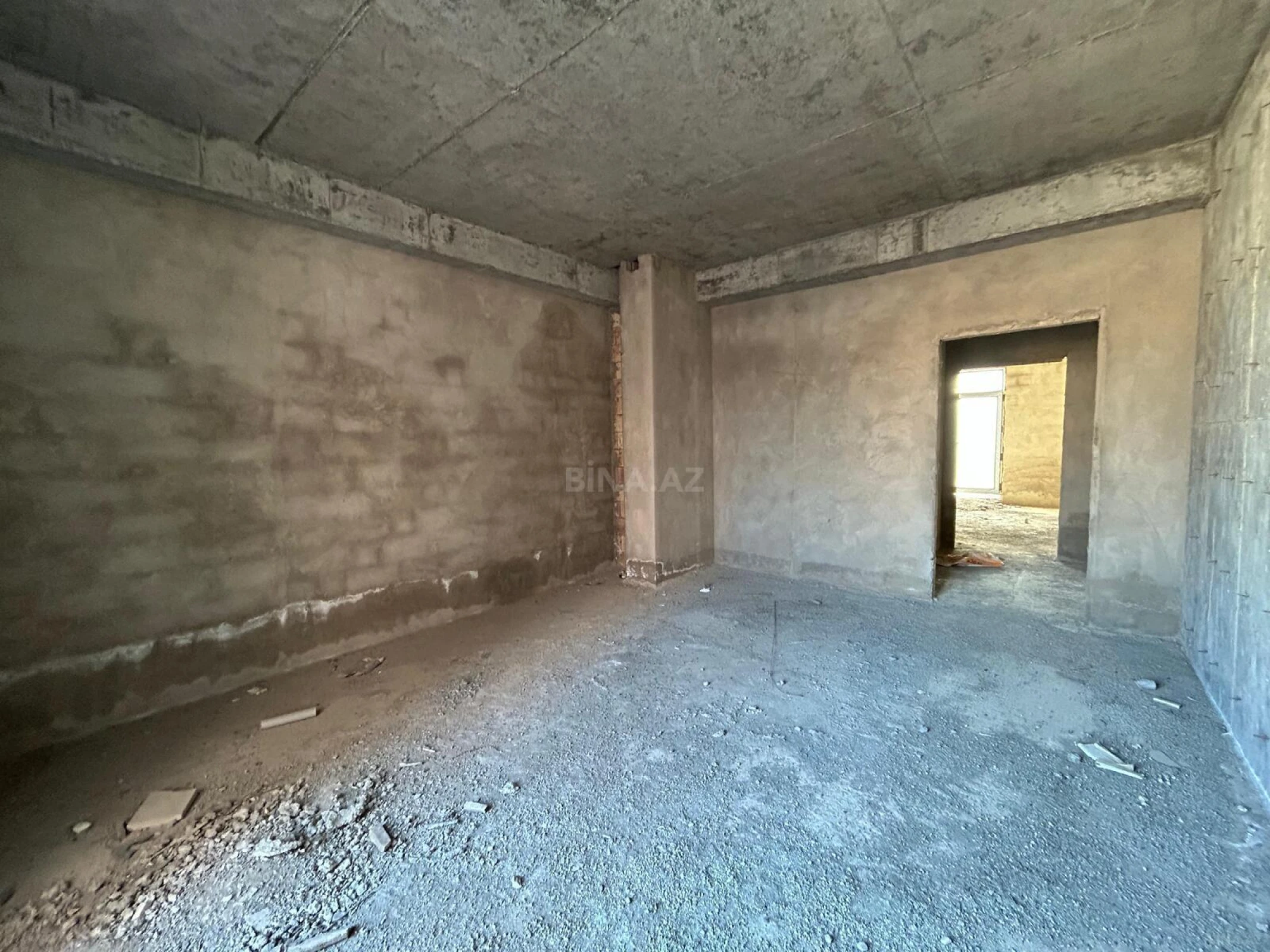 Satılır 4 otaqlı mənzil 200 m²