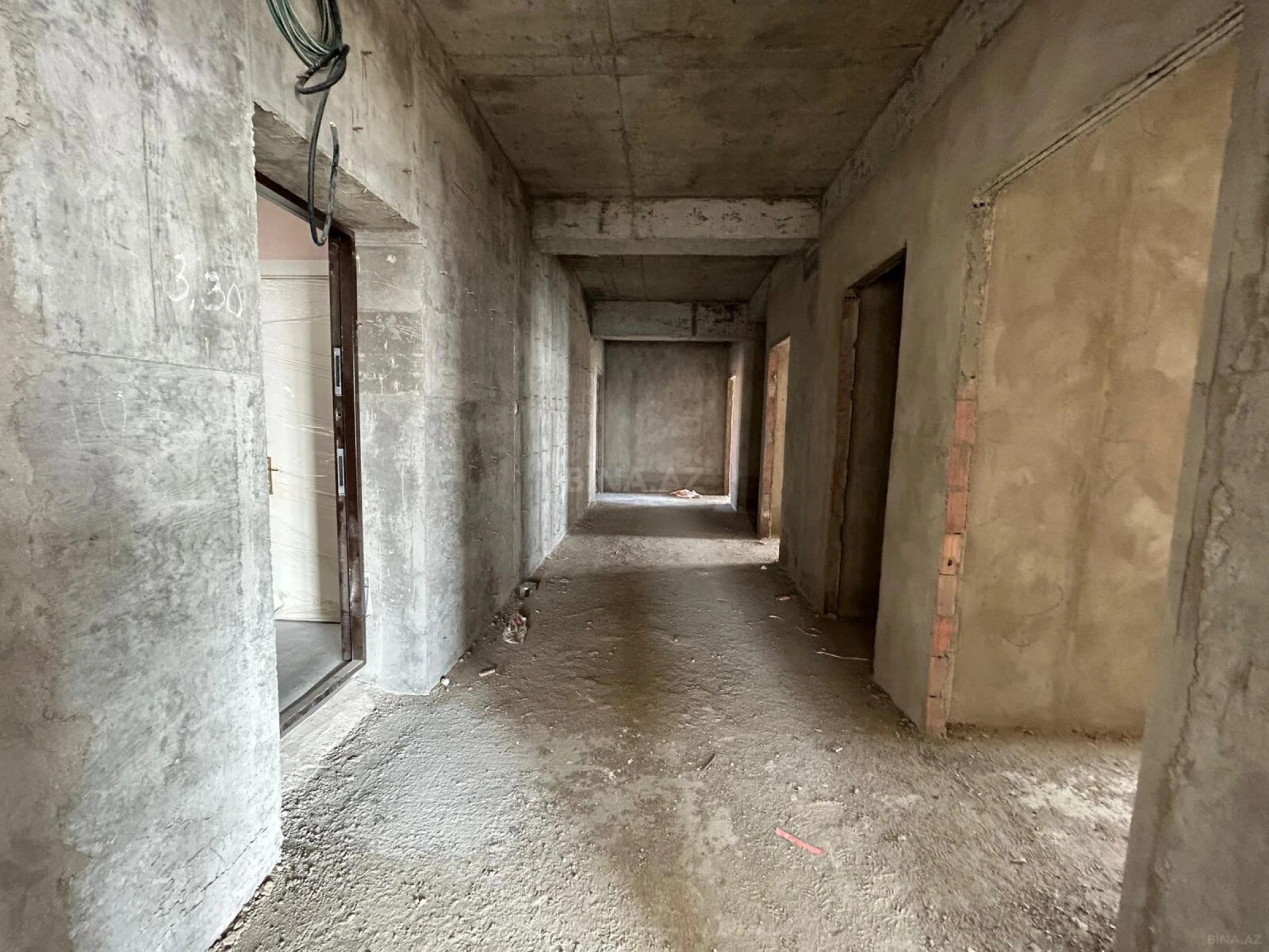 Satılır 4 otaqlı mənzil 200 m²