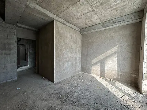 Satılır 4 otaqlı mənzil 200 m²