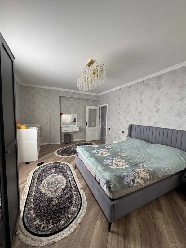 Satılır 3 otaqlı mənzil 94 m²