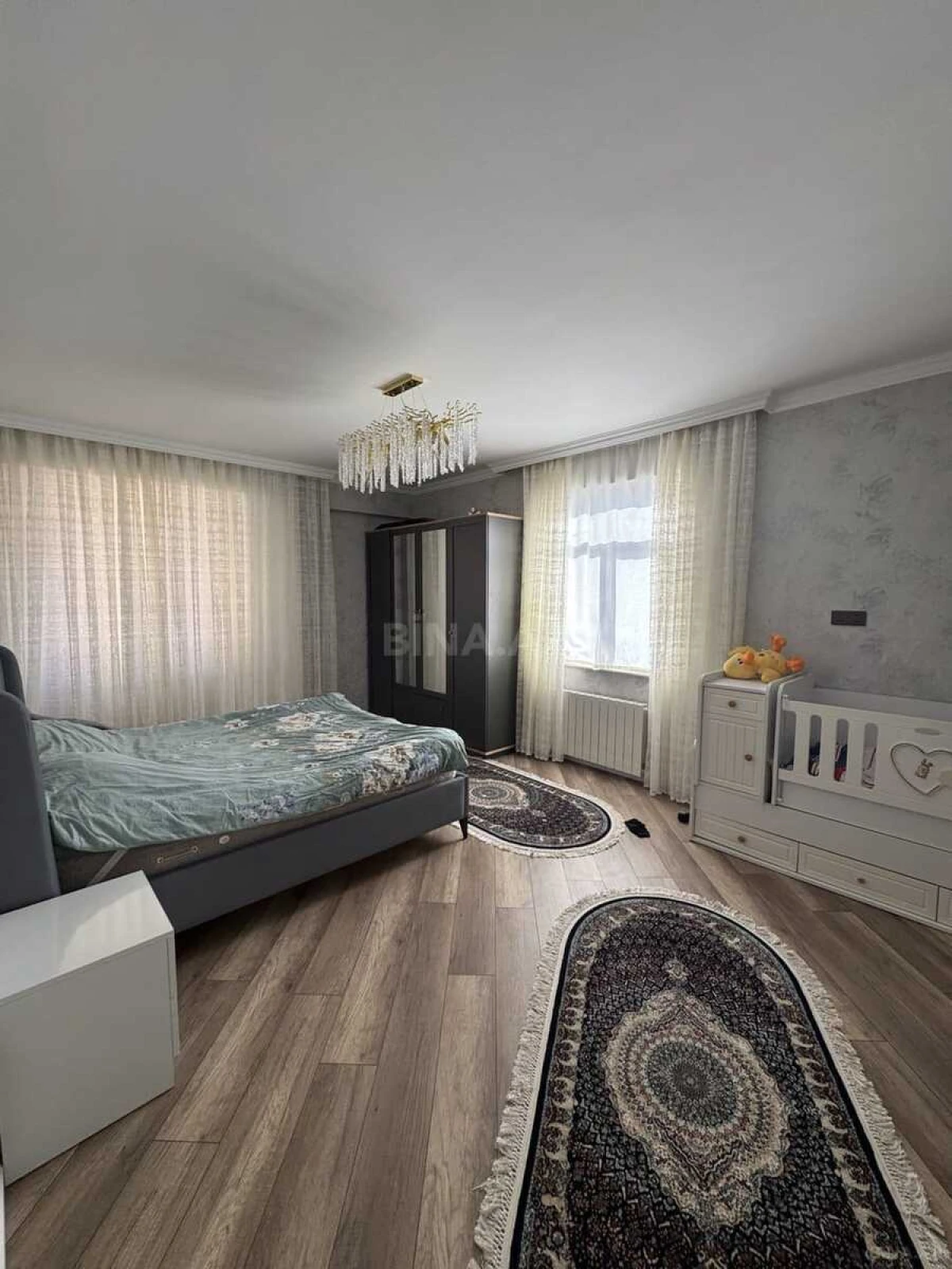 Satılır 3 otaqlı mənzil 94 m²