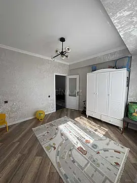 Satılır 3 otaqlı mənzil 94 m²