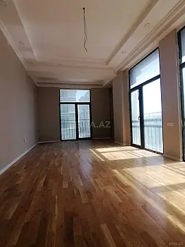 Satılır 4 otaqlı mənzil 147 m²