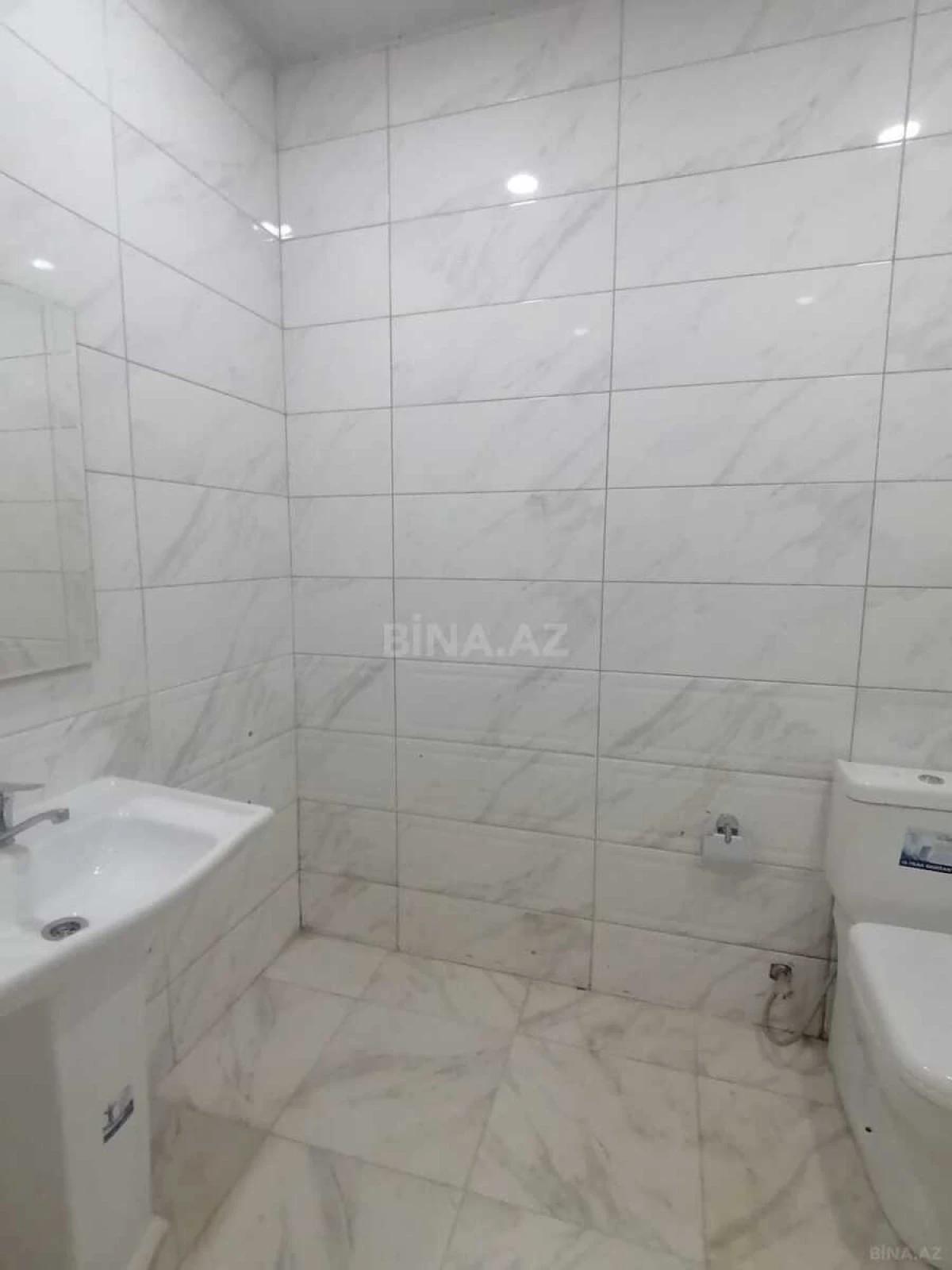 Satılır 4 otaqlı mənzil 147 m²