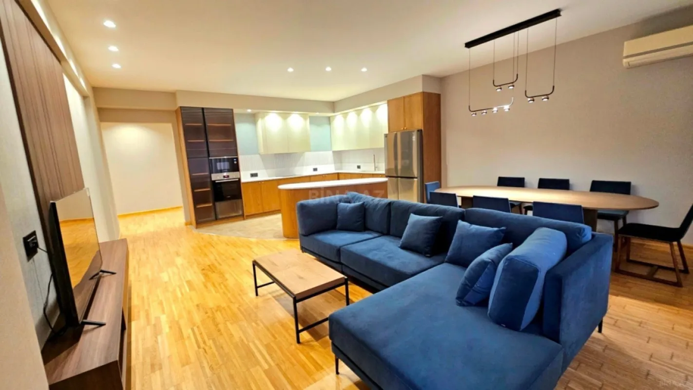 Satılır 4 otaqlı mənzil 164 m²