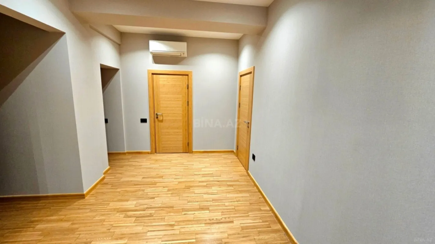 Satılır 4 otaqlı mənzil 164 m²