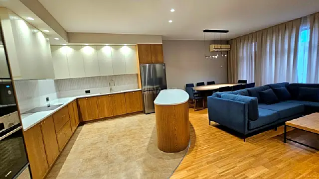 Satılır 4 otaqlı mənzil 164 m² — Bakı 4 otaq 164.00 m²